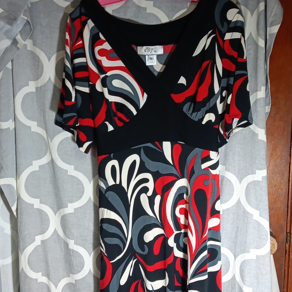 Woman's dBy Ltd midi dress size 16 v-neck short sleeve